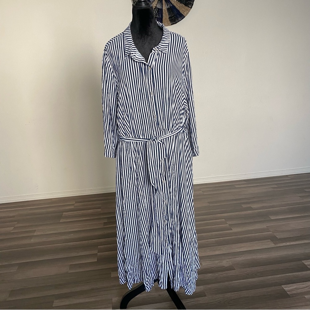 Chic Navy Striped Midi Dress